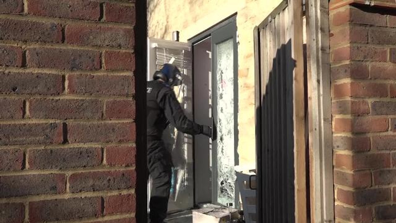 Police raid Bicester house over with county lines drug-dealing