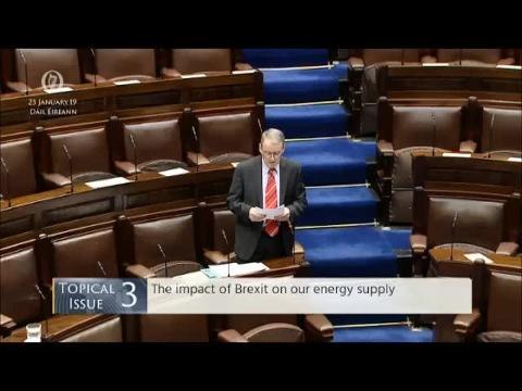 Irish energy minister Richard Bruton says there will be no difficulty accessing oil supplies stored in Derry.