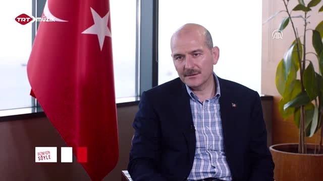 Soylu, Türk Polis Teşkilatı için türkü söyledi