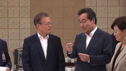 문 대통령 "정상외교 '투톱' 체제"...'이낙연 특사 카드' 부상 / YTN