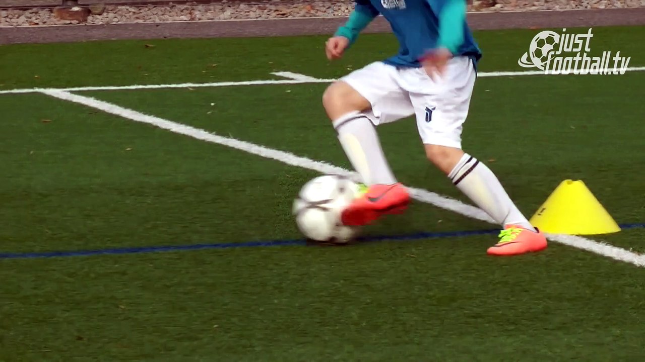 Fussballtraining_ Der Fintenstern - Finten - Technik