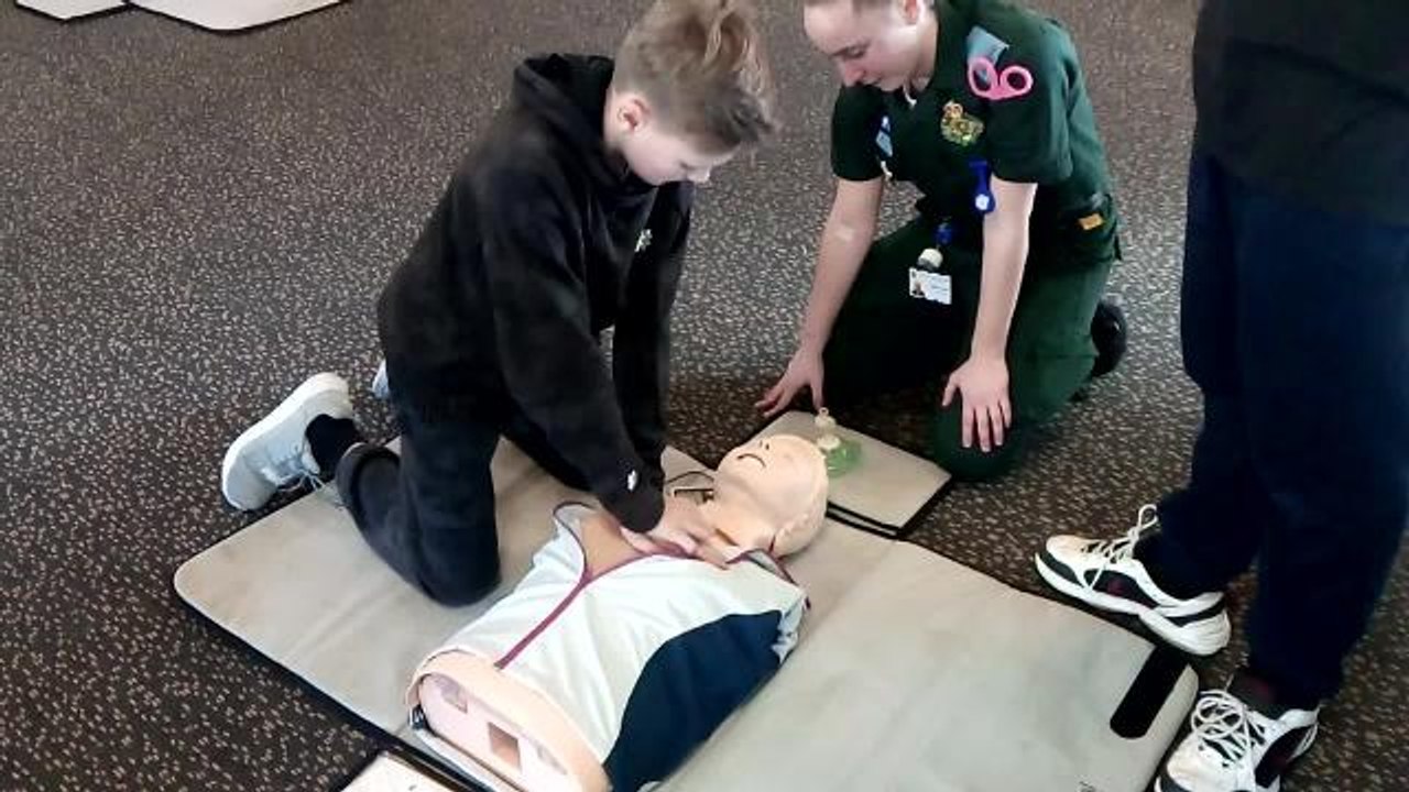 Teenagers learn to save lives
