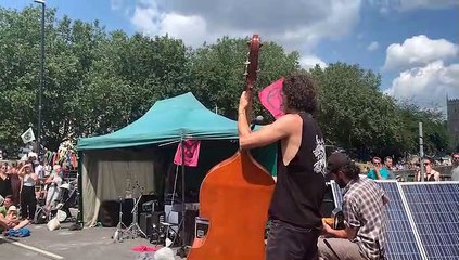 Billy Bragg Supports Extinction Rebellion!