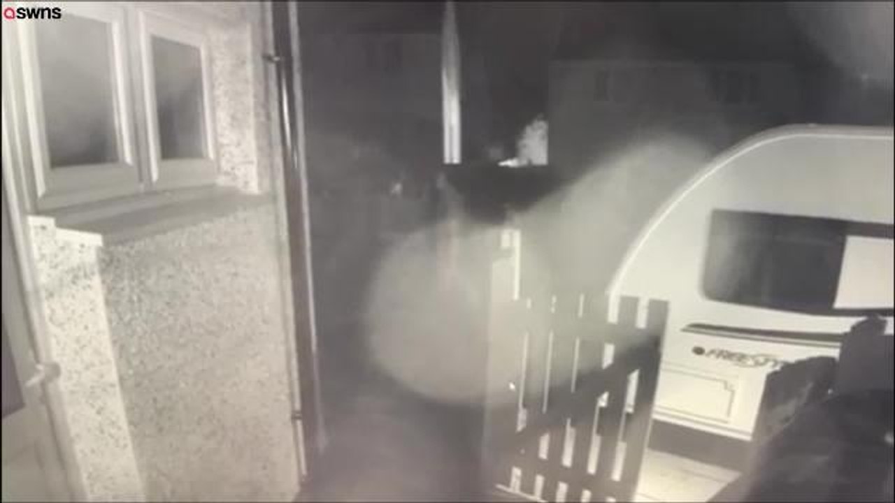 Man attacked with machete by gang trying to steal his car