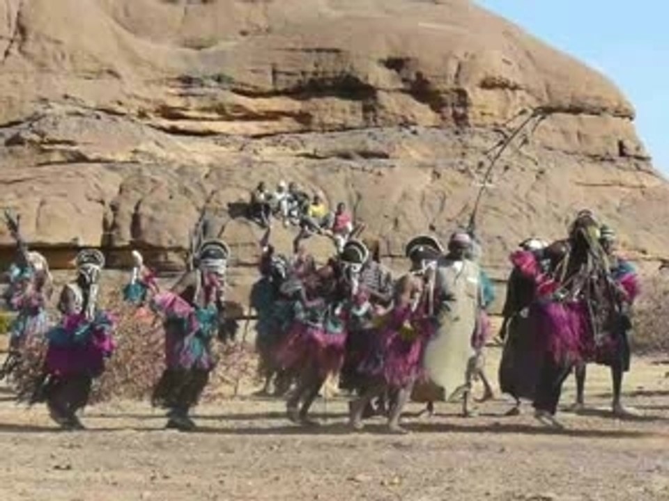 12bis Danse traditionnelle dogon (vidéo)