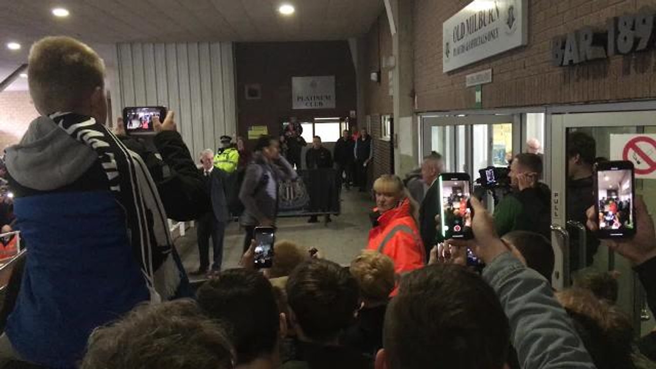 Liverpool players arrive at St James's Park