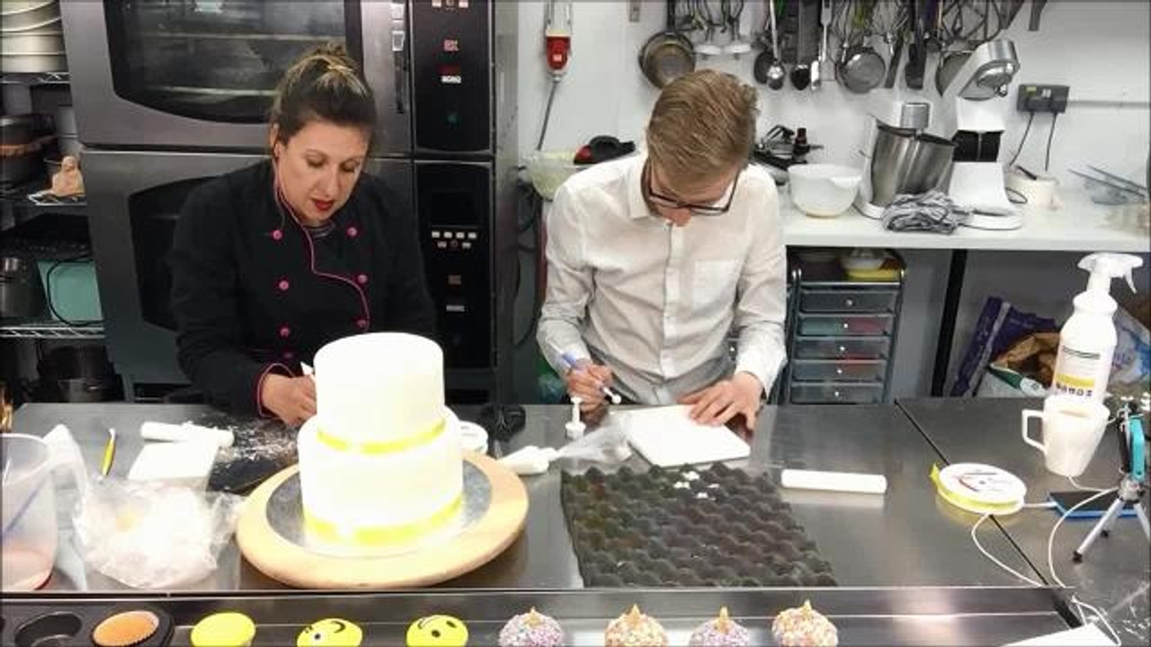 sams kitchen wedding cake