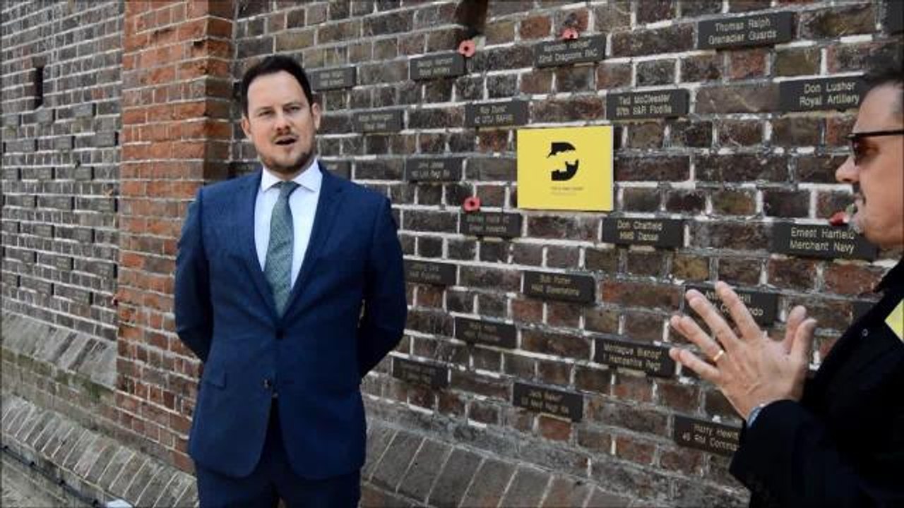 Portsmouth South MP Stephen Morgan unveils plaque to grandfather