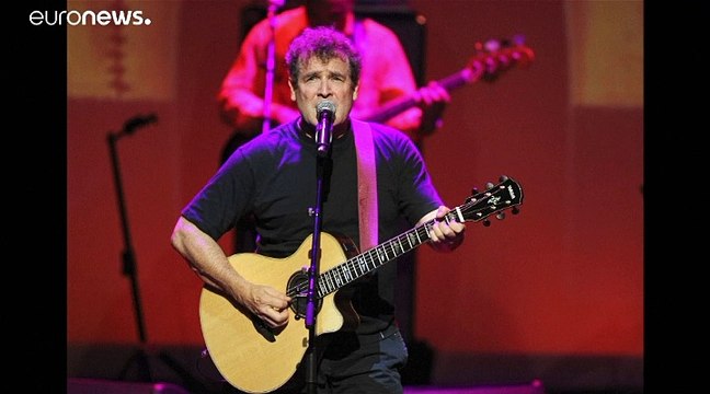 Le musicien sud-africain Johnny Clegg, le Zoulou blanc , est mort