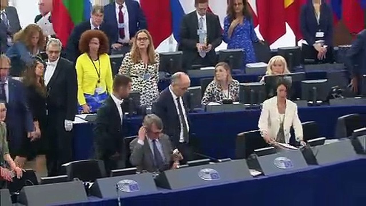 Knapper Sieg für von der Leyen - gespaltene Reaktionen