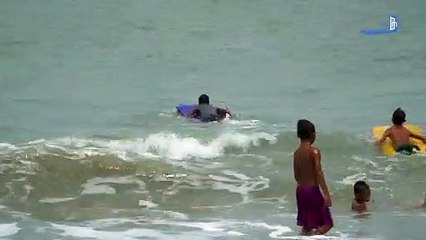 လွဳိင္းစီးၾကသူမ်ားတနသၤာရီတုိင္းေဒသႀကီး၊ေရျဖဴၿမိဳ႕နယ္၊ေက်ာက္ထရံေက်းရြာက ကေလးငယ္ေတြ ေရလွဳိင္းစီးေဆာ့ကစားေနၾကတာပါ။