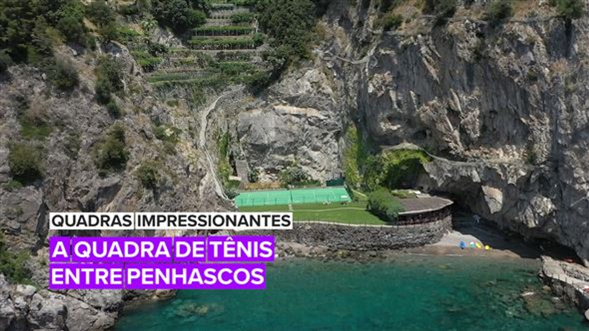 Quadras Impressionantes: A Quadra de Tênis Entre enhascos