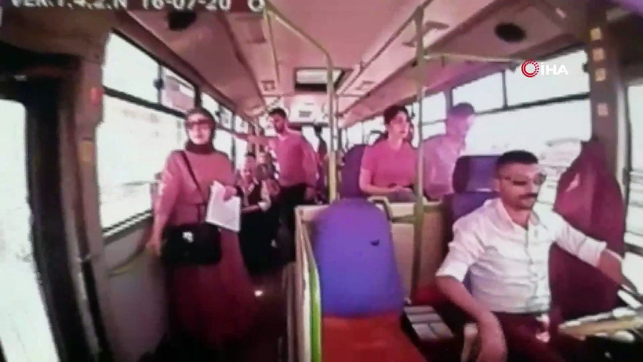 Halk otobüsünden düşen genç kız hayatını kaybetti