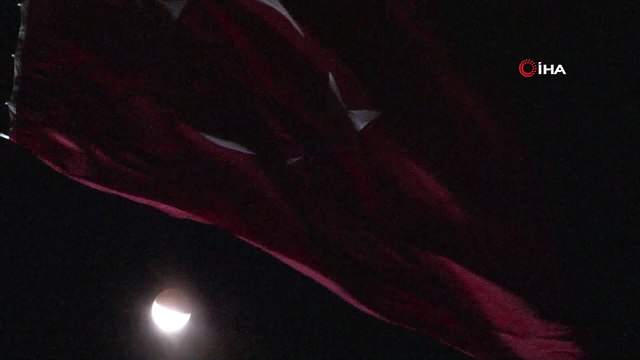 Parçalı Ay Tutulması Kartpostallık Manzara Oluşturdu