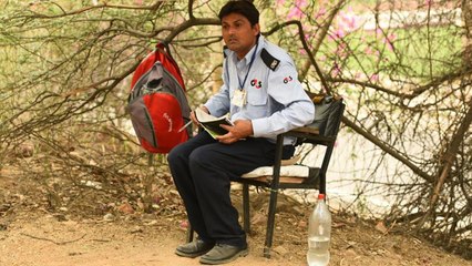 JNU Security Guard Ramjal Meena Pass Entrance Test of the prestigious university