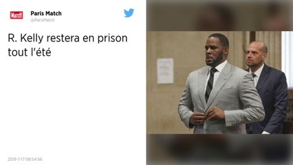 Le chanteur R. Kelly plaide non coupable et reste en prison