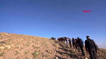 VAN NEMRUT KRATER GÖLÜ'NE ZİYARETÇİ AKINI