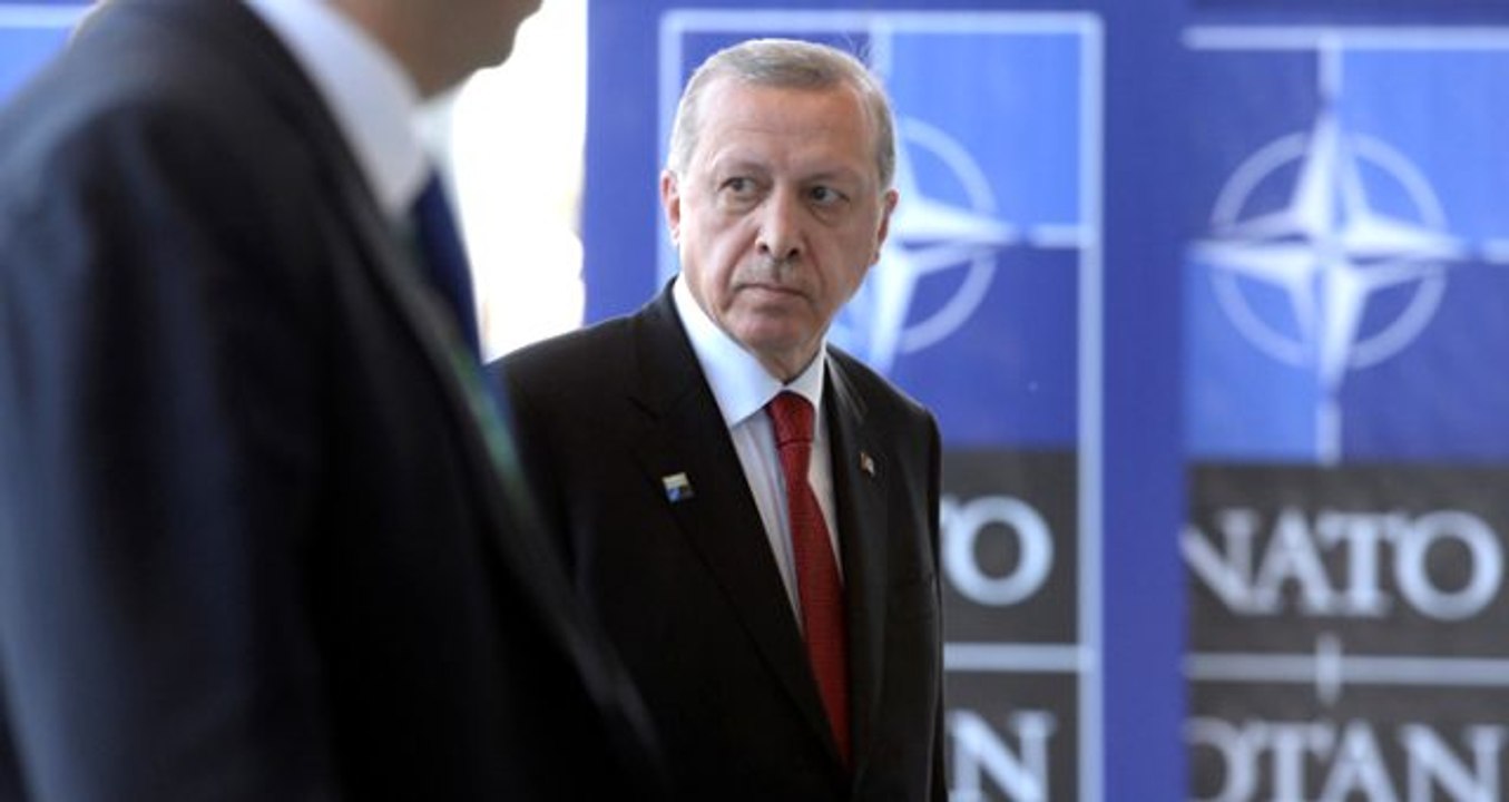Türkiye'nin NATO üyeliğiyle ilgili İngiliz yazardan küstah sözler: Zamanı geldi