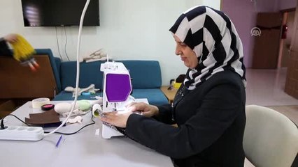 Oyuncak atölyesi Suriyeli kadınların geçim kaynağı oldu