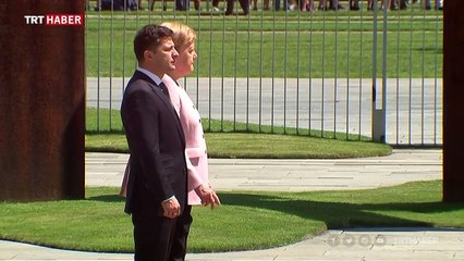 Merkel için alınan titreme nöbeti önlemi devam ediyor