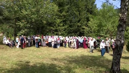 Kurşuna dizilen Srebrenitsalı Boşnaklar unutulmadı