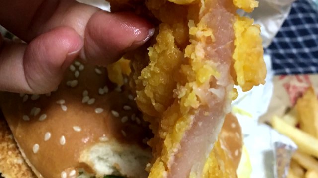 맥도날드 '덜 익은 햄버거 패티' 물의 / YTN