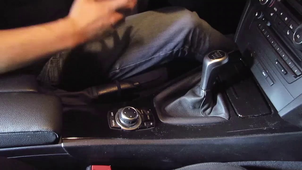 Ausbau der Mittelkonsole BMW E90 E91 E92