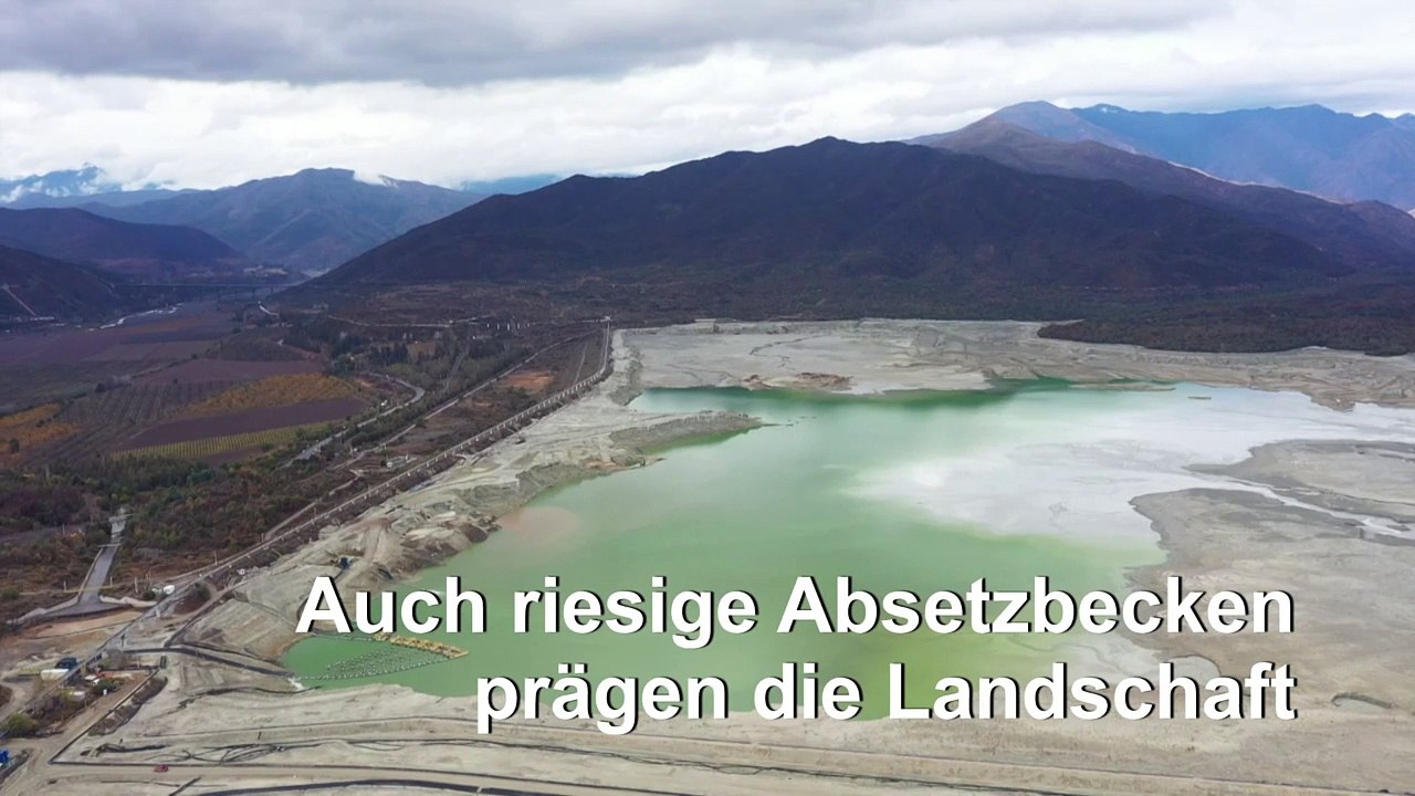 Bizarre Abraumlandschaften in Chiles Bergen