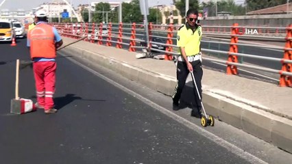 Otomobiller kafa kafaya çarpıştı: 5 yaralı