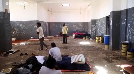 شاهد: المهاجرون يعانون الأمرين في مراكز الحجز الليبية