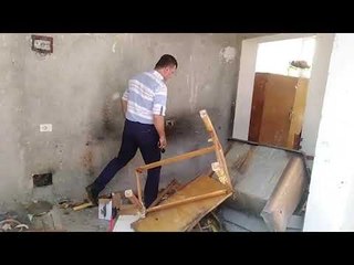 SHPËRTHEN BOMBOLA DHE DJEG BANESËN NË VLORË, RËNDË NJË GRUA