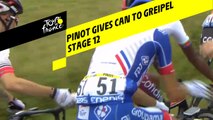 Pinot passe un bidon à Greipel / Pinot giving a can to Greipel - Étape 12 / Stage 12 - Tour de France 2019