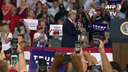 Trump celebra fin de moción de destitución y sigue su campaña aferrado a la controversia