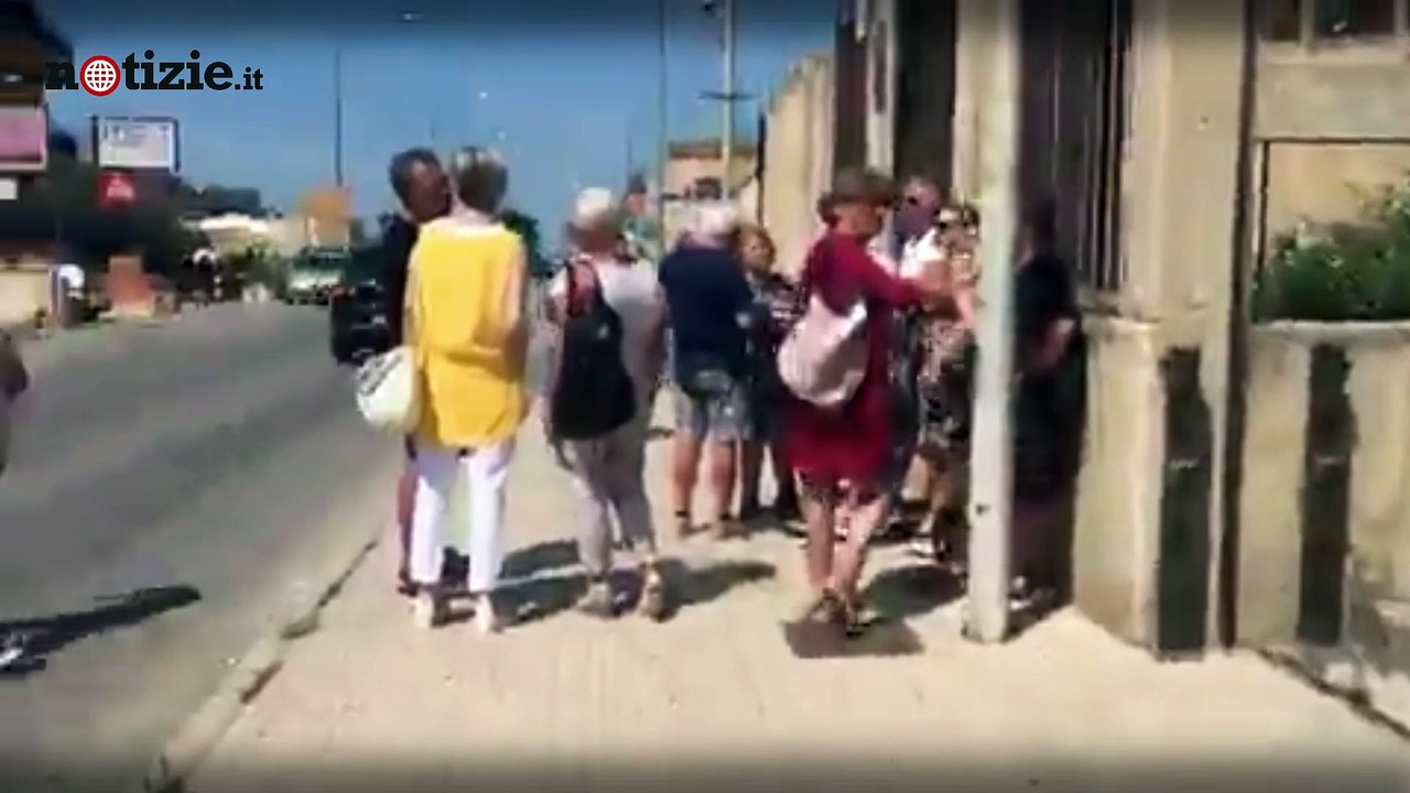 Carola Rackete a processo: l'arrivo per  l’interrogatorio al Tribunale di Agrigento | Notizie.it