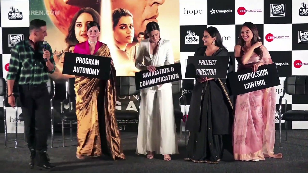 Akshay Kumar Introduces Cast Mission Mangal