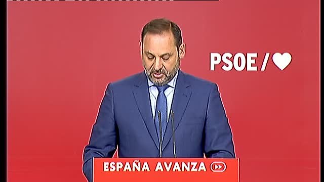 Ábalos: Ningún político maduro con voluntad de servir a su país se niega a cogerle el teléfono al presidente