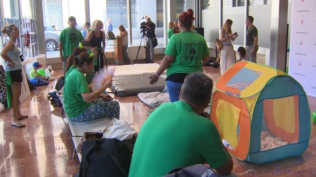La PAH ocupa el Ayuntamiento de Barcelona para exigir realojos dignos
