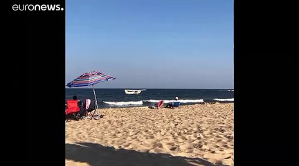 شاهد: هبوط إضطراي لطائرة صغيرة على شاطئ في ماريلاند