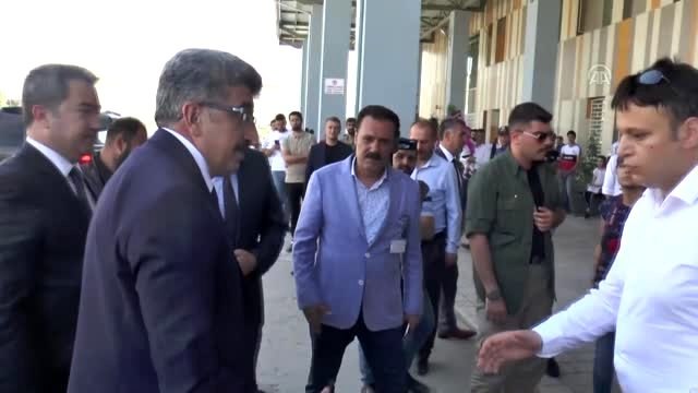 Düzensiz göçmenleri taşıyan minibüs şarampole devrildi: 16 ölü - Vali Bilmez'in açıklamaları