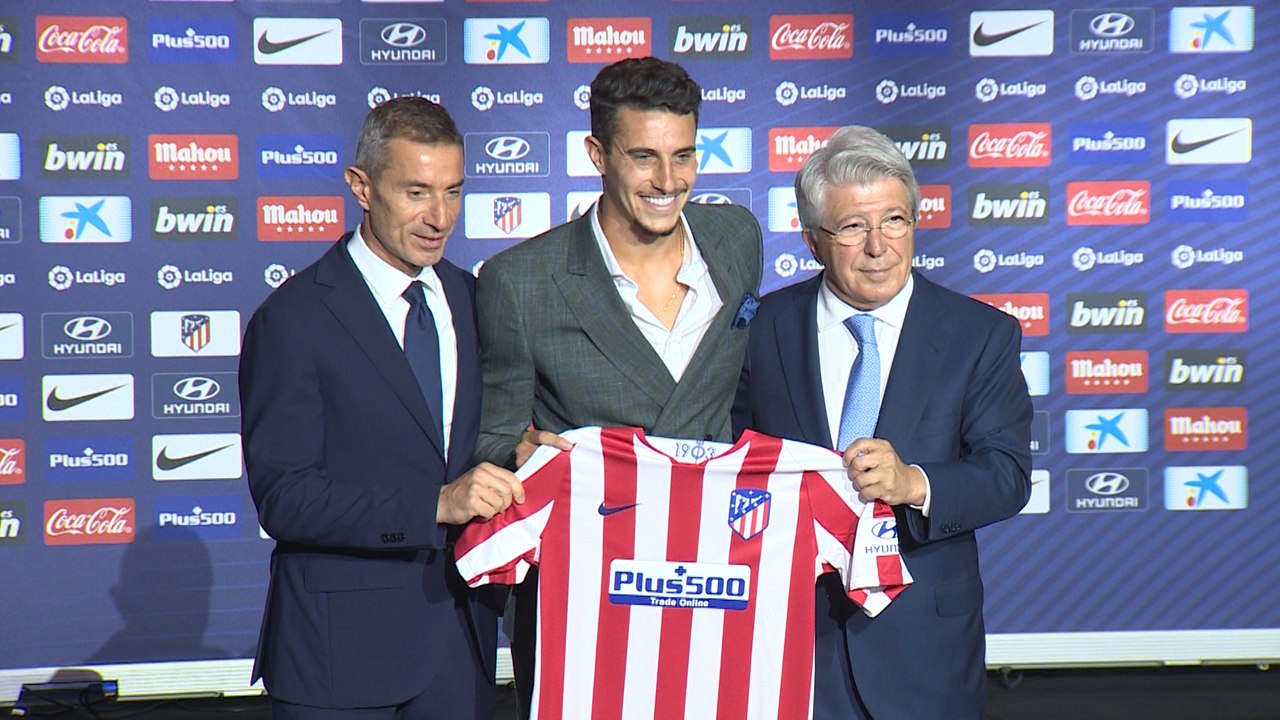 El Atlético de Madrid presenta a Mario Hermoso