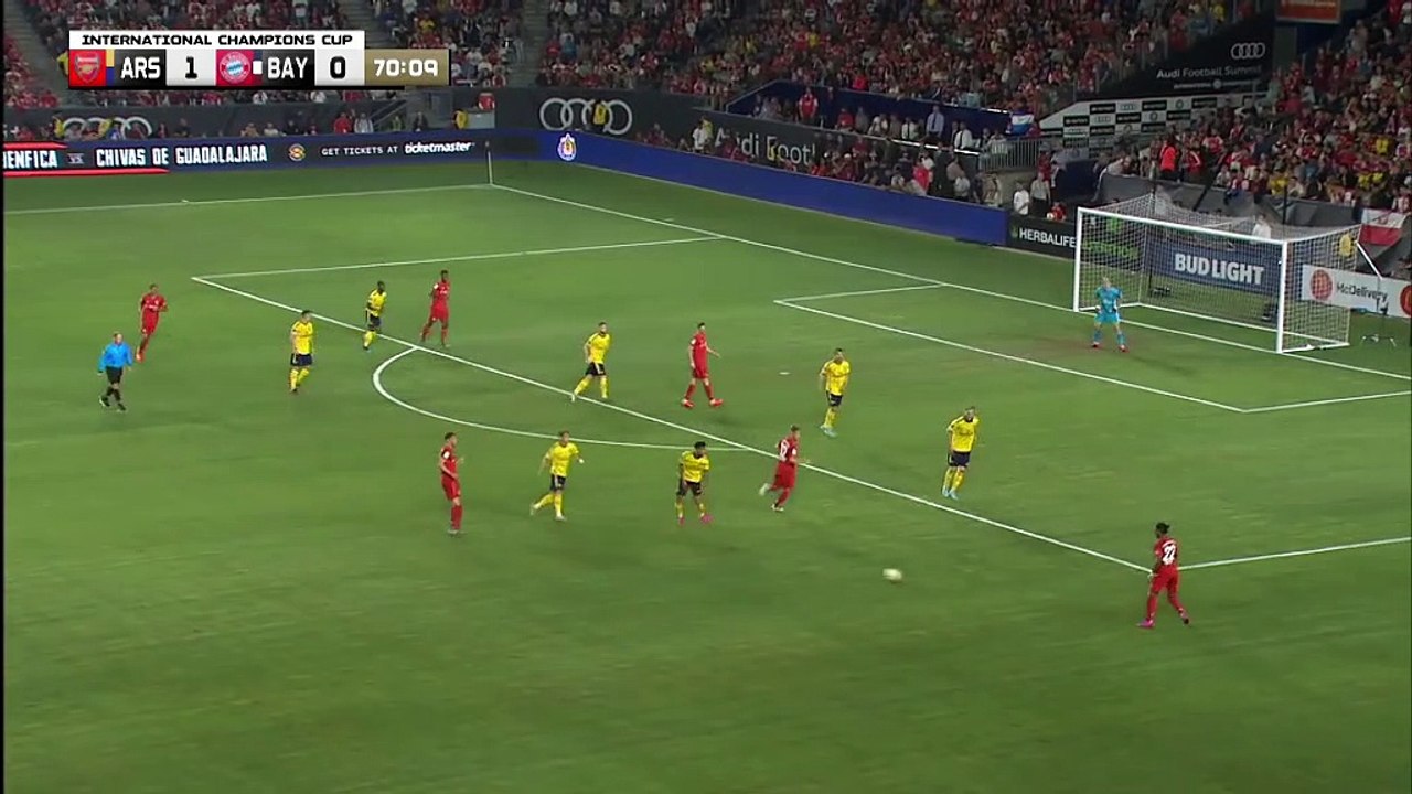 Gnabry ortaladı, Lewandowski bitirdi