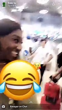 Sénégal Vs Algérie : quand Bébé Sy et Ndeye Astou croisent des supporters Algériens à l'aéroport