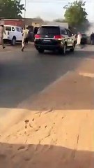 La voiture du président Macky Sall prend feu