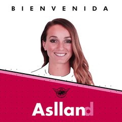 Así anunció el CD Tacón el fichaje de la delantera sueca Kosovare Asllani