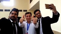 Anchor Moeed Pirzada is in yet another controversy... gets trolling