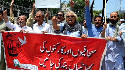 Pakistan's journalists vow to fight against increasing censorship