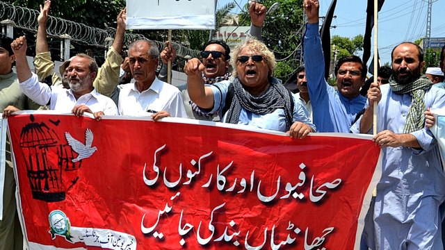 Pakistan's journalists vow to fight against increasing censorship