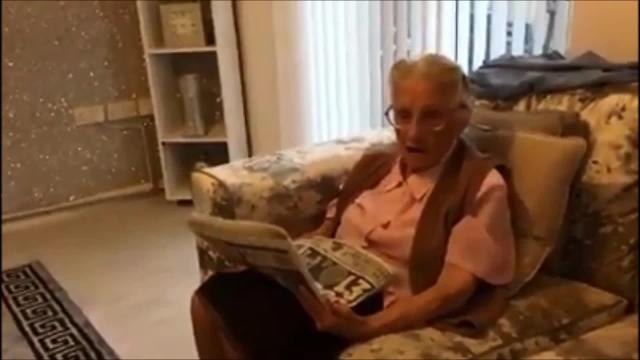 Little Nana Iris reads her Sunderland Echo