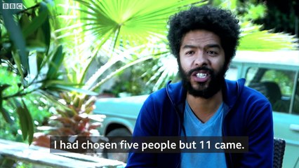 Kabareh Cheikhats: The all-male musical troupe who dress up as women - BBC News