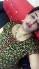 Pakistan Most Beautiful women is doing live Streaming